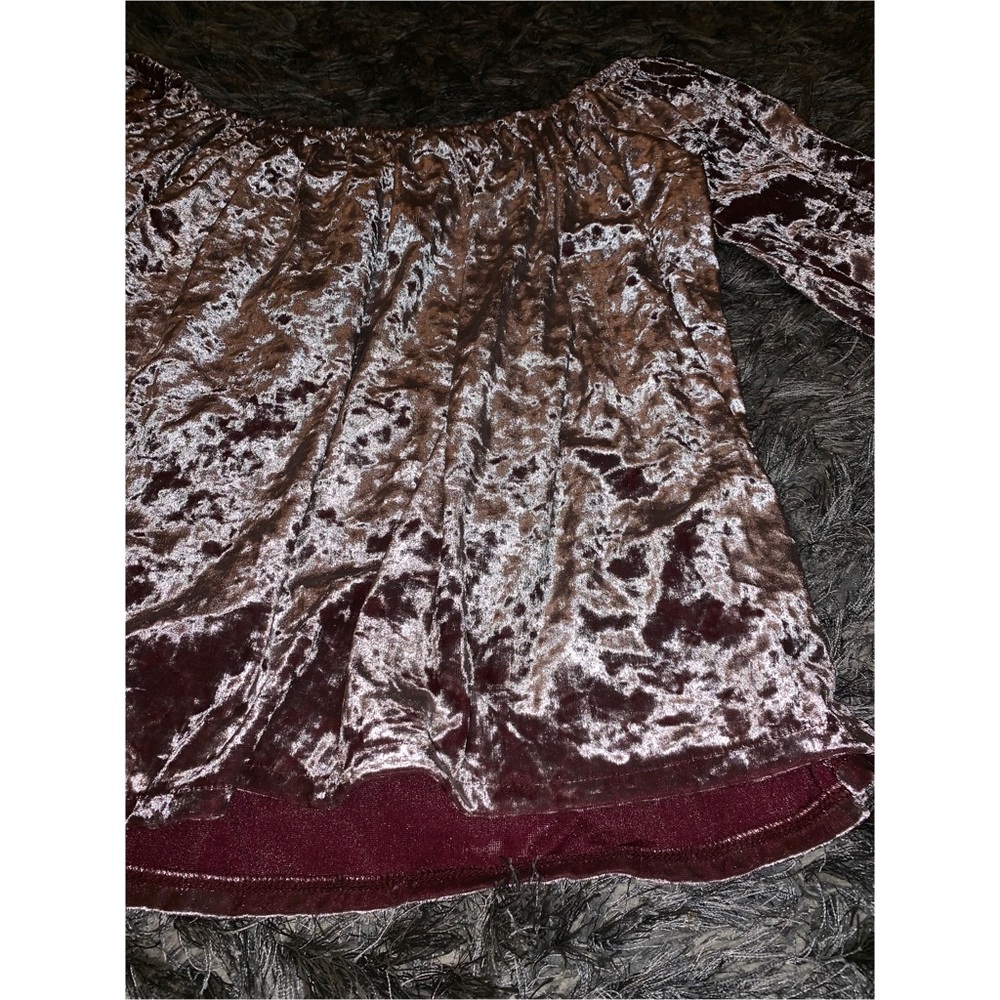 Plum pink velvet off the shoulders top - Picture 8 of 11